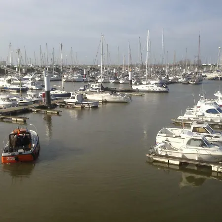 Hydro Palace Apartment